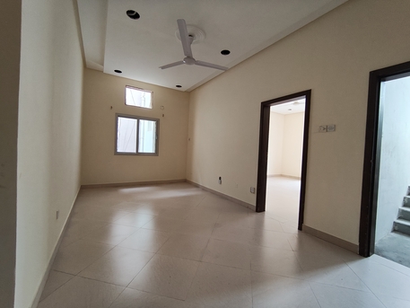 Manama, Apartments/Houses, BHD 140/year,  2 BR,  Buquwah:- 2Bhk Unfurnished Flat On Rent..
