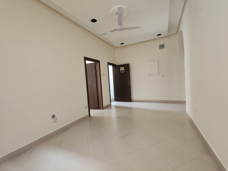 Manama, Apartments/Houses, BHD 140/year,  2 BR,  Buquwah:- 2Bhk Unfurnished Flat On Rent..