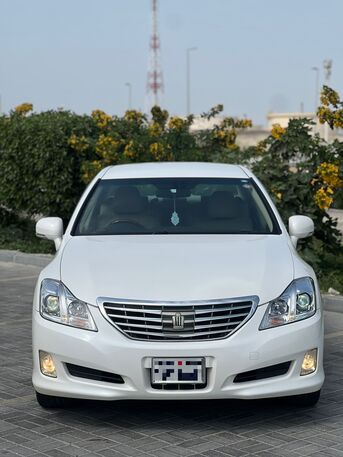 Riffa, Vehicles, Cars & Trucks , BHD 3800,  TOYOTA CROWN ROYAL SALOON 2009 WHITE,  2009,  Automatic,  100000 KM,