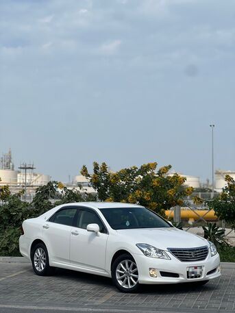 Riffa, Vehicles, Cars & Trucks , BHD 3800,  TOYOTA CROWN ROYAL SALOON 2009 WHITE,  2009,  Automatic,  100000 KM,