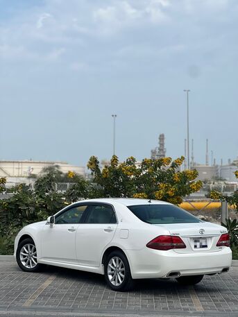 Riffa, Vehicles, Cars & Trucks , BHD 3800,  TOYOTA CROWN ROYAL SALOON 2009 WHITE,  2009,  Automatic,  100000 KM,