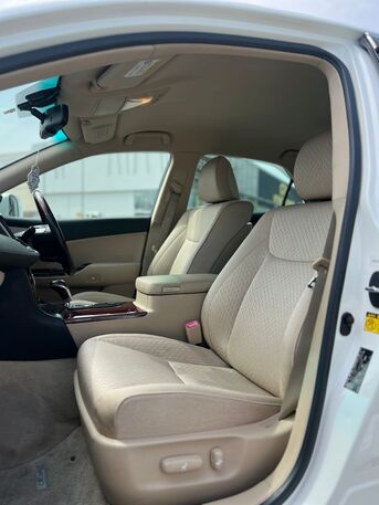 Riffa, Vehicles, Cars & Trucks , BHD 3800,  TOYOTA CROWN ROYAL SALOON 2009 WHITE,  2009,  Automatic,  100000 KM,