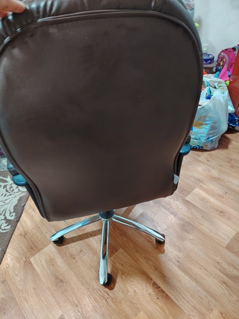 Thuqbah, Furniture, SAR 200,  Leather Chair With Wheel