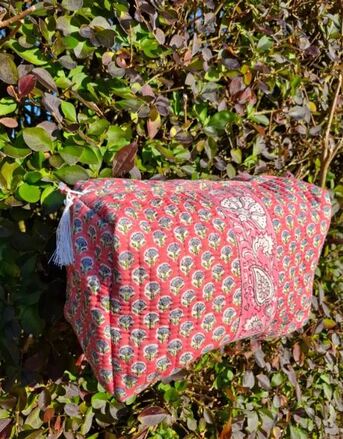 Paris, Businesses For Sale, Trousse Maquillage Coton