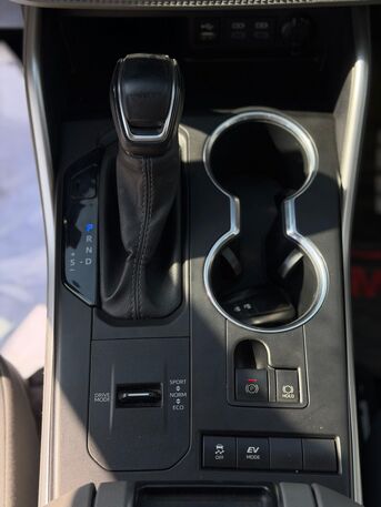 Amman, Vehicles, Cars & Trucks , JOD 20000,  Toyota Highlander LE HEV,  2022,  Automatic,  77000 KM,  Duty Free