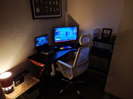 Dammam, Furniture, SAR 250,  Used L-Shaped Desk &ndash; Good Condition &ndash; 250 SAR