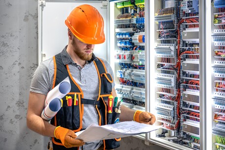 Dubai, Construction, Why Choosing The Right Electrical And Mechanical Contractor Matters For Modern Industrial