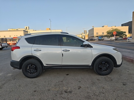 Riyadh, Vehicles, Cars & Trucks , SAR 45000,  Toyota RAV4,  2015,  Automatic,  285000 KM,