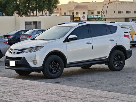 Riyadh, Vehicles, Cars & Trucks , SAR 45000,  Toyota RAV4,  2015,  Automatic,  285000 KM,