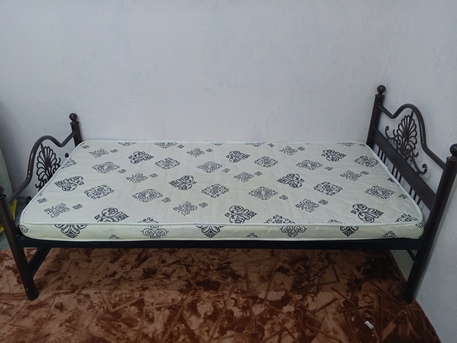 Riyadh, Household Items, SAR 90,  Mattress And Dressing Mirror Available For Sale, Very Good Condition