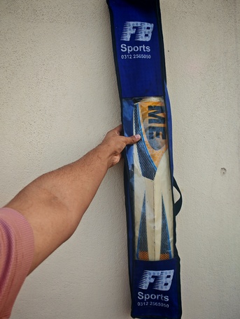 Jubail, Sporting Goods, SAR 189,  Professional ME (M.E. Sports) Hard Ball Cricket Bat + Carry Bag