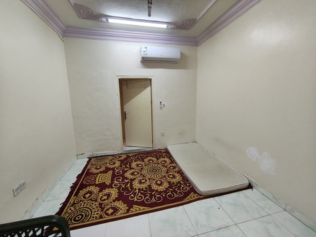 Al Malaz, Rooms Available, SAR 1150/month,  Room For Rent In 2BHK Flat , Only For One Person.