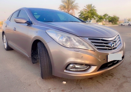 Olaya, Passenger Transport, Azera Hyundai 2014