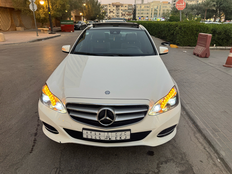 Al Wizarat, Vehicles, Cars & Trucks , SAR 58000,  Mercedes-Benz E200,  2016,  Automatic,  185000 KM,    (W212) &ndash; Excellent Condition | GCC Specs | Turbo | Panoramic Roof