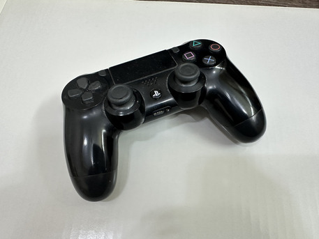 Riyadh, Video Games, SAR 1999,  PS4 Fat (500GB) - Like New Condition With Original Box And 17 Top Games