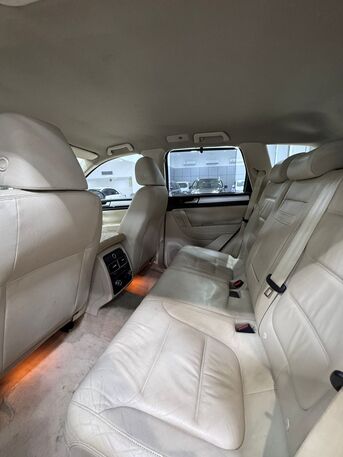 Manama, Vehicles, Cars & Trucks , BHD 2350,  Volkswagen Touareg,  2012,  Automatic,  199500 KM,    (Brown)