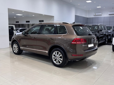 Manama, Vehicles, Cars & Trucks , BHD 2350,  Volkswagen Touareg,  2012,  Automatic,  199500 KM,    (Brown)