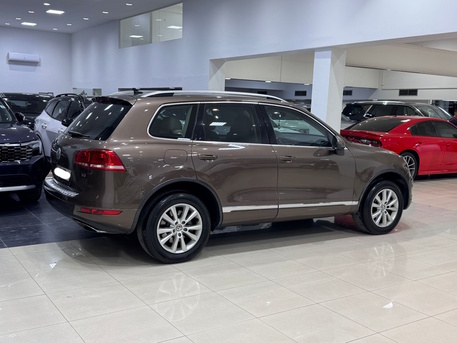 Manama, Vehicles, Cars & Trucks , BHD 2350,  Volkswagen Touareg,  2012,  Automatic,  199500 KM,    (Brown)