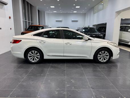 Manama, Vehicles, Cars & Trucks , BHD 1950,  Hyundai Azera,  2013,  Automatic,  228350 KM,    (White)
