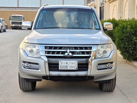 Riyadh, Vehicles, Cars & Trucks , SAR 65000,  Mitsubishi Pajero GLS,  2020,  Automatic,  96000 KM,   Mitsubishi Pajero N 4x4 With Reasonable Price For Sales