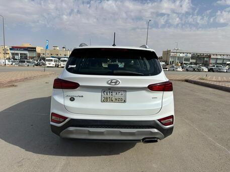 Riyadh, Vehicles, Cars & Trucks , SAR 65000,  Hyundai Santa Fe,  2020,  Automatic,  194000 KM,   Hyundai Santafea Full Options With Sunroof (7 Seats SUV Family Used Car) 1st Owner