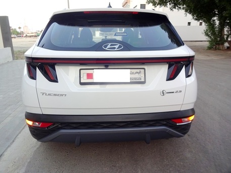 Zinj, Vehicles, Cars & Trucks , BHD 7900,  Hyundai Tucson,  2022,  Automatic,  155000 KM,    &ndash; White (Full Option) - Agent Maintained # Urgent Sale