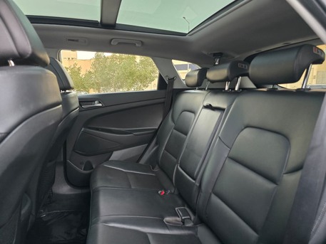 Riyadh, Vehicles, Cars & Trucks , SAR 52000,  Hyundai Tucson,  2018,  Automatic,  156000 KM,    Full Option (Diesel) Good Price For Sales 2nd Owner