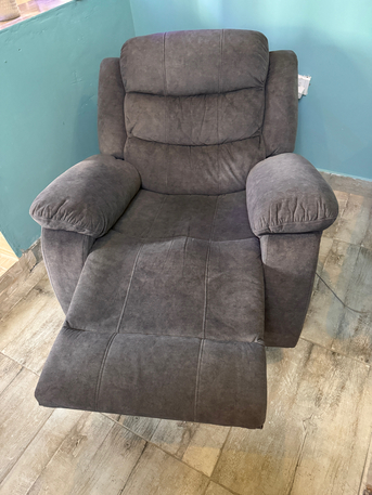 Al Malaz, Furniture, SAR 450,  Single Seater Recliner