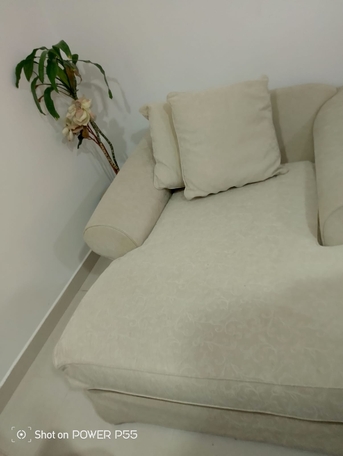 Riffa, Furniture, BHD 20,  Very Comfortable Day Bed / Lounger (Great For Relaxing!)