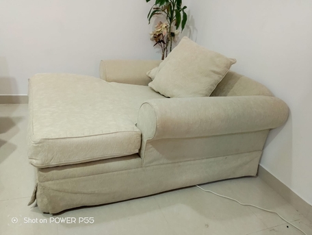Riffa, Furniture, BHD 20,  Very Comfortable Day Bed / Lounger (Great For Relaxing!)