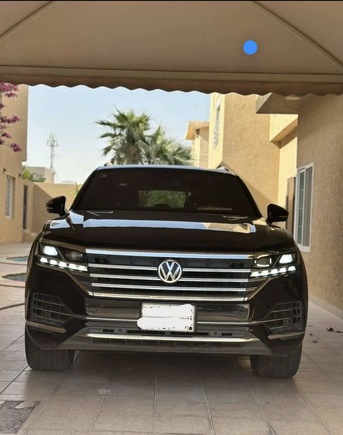 Riyadh, Vehicles, Cars & Trucks , SAR 135000,  Volkswagen Touareg,  2020,  Automatic,  88000 KM,   Full Option Low Mileage