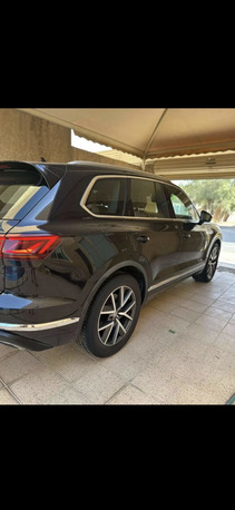 Riyadh, Vehicles, Cars & Trucks , SAR 135000,  Volkswagen Touareg,  2020,  Automatic,  88000 KM,   Full Option Low Mileage