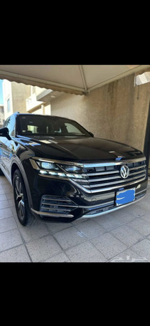 Riyadh, Vehicles, Cars & Trucks , SAR 135000,  Volkswagen Touareg,  2020,  Automatic,  88000 KM,   Full Option Low Mileage