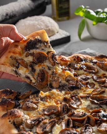 Dubai, Restaurants, Craving The Best Pizza In Dubai? Visit IL Forno