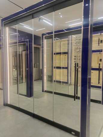 Riyadh, Construction, للحدادة و المونيم،الذجاج