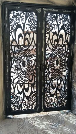 Riyadh, Construction, للحدادة و المونيم،الذجاج