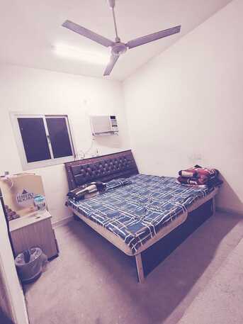 Riyadh, Housing Exchanges, SAR 1300/month,  2 BR,  I Am Offering A Separate Room And A Bathroom To Family Flat. @ Ground Floor.