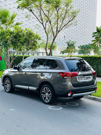 Zinj, Vehicles, Cars & Trucks , BHD 3750,  Mitsubishi Outlander 4WD Mid Option,  2016,  Automatic,  117 KM,  Mitsubishi Outlander 4WD Mid-option Less Running Best Family Car With Low Maintainence