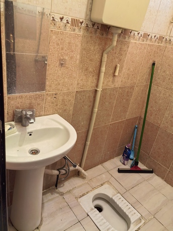 Riyadh, Rooms for Rent, SAR 1200/month,  Room /bath Availible In Villa For Small Pakistani Family Or Single Bachelor