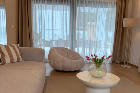 Zagreb, Real Estate For Sale, USD 1225000,  4 BR,  200 Sq. Meter,  Luxurious Family Villa With A Pool In A Quiet Area Of Pula, Istria, Croatia