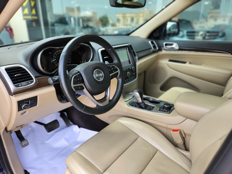 Manama, Vehicles, Cars & Trucks , BHD 7300,  Jeep Grand Cherokee Limited,  2018,  Automatic,  96000 KM,   V6