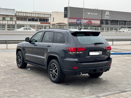 Manama, Vehicles, Cars & Trucks , BHD 5600,  Jeep Grand Cherokee Trailhawk,  2018,  Automatic,  109800 KM,    (Grey)