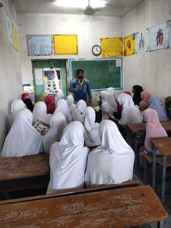 Hara, Lessons Offered, ہندوستانی پاکستانی بنگلادیشی طلباء و طال