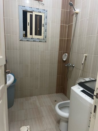 Al Aziziyah, Bedspace Available, SAR 1050/month,  Seperate Neat And Clean Room Available In 3 Rooms Appartment With House Hold Items.