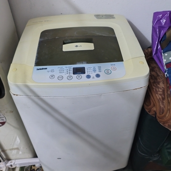 Al Aziziyah, Furniture, SAR 300,  Room For Rent With House Hold Items