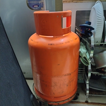 Al Aziziyah, Furniture, SAR 300,  Room For Rent With House Hold Items