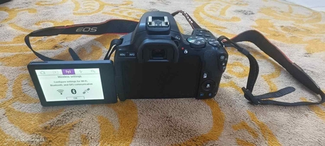 Umluj, Electronics, SAR 2599,  Canon EOS 250D + Canon EF-s 18-55mm F/4-5.6 Is STM Lens - Black+Camera Bag+128GB SDXC