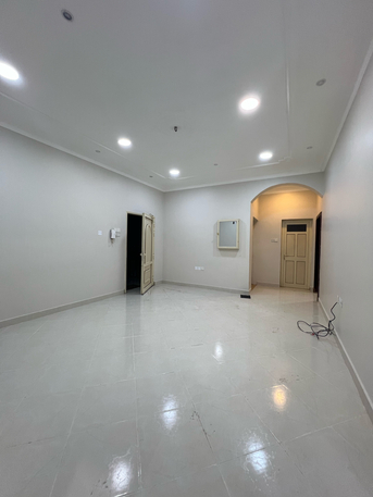 Bani Jamra, Apartments/Houses, BHD 200/year,  3 BR,  For Rent: Spacious Apartment In Bani Jamra, Saar Central Area, Consisting Of 3 Bedrooms, 2