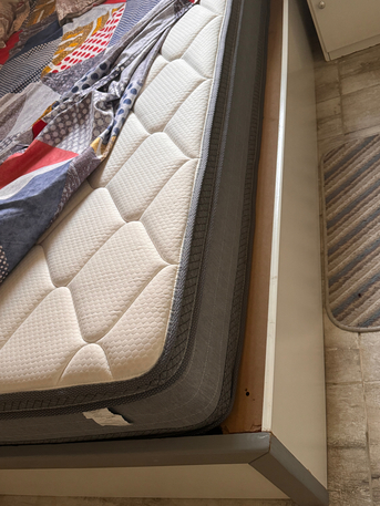 Al Malaz, Furniture, SAR 650,  Molblly 8 Inch Thick Cooling Gel Memory Foam Mattress