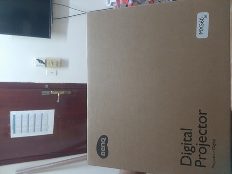 Jubail, Electronics, SAR 1100,  New BenQ MX560 ANSI 4000 PROJETOR+SCREEN